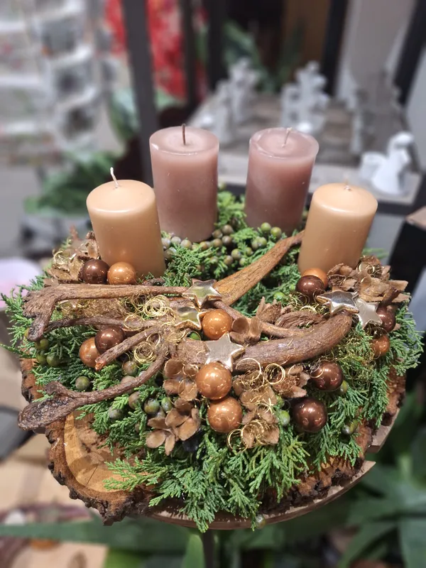 Frühlingsstrauß mit Tulpen und Ranunkeln